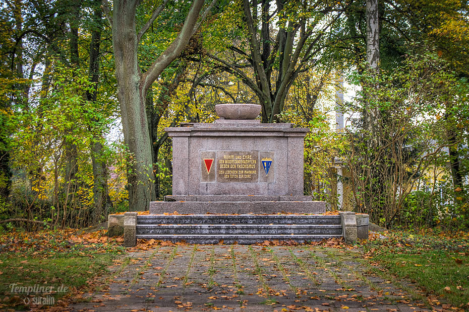 Ruhm und Ehre Denkmal in der Bahnhofstraße